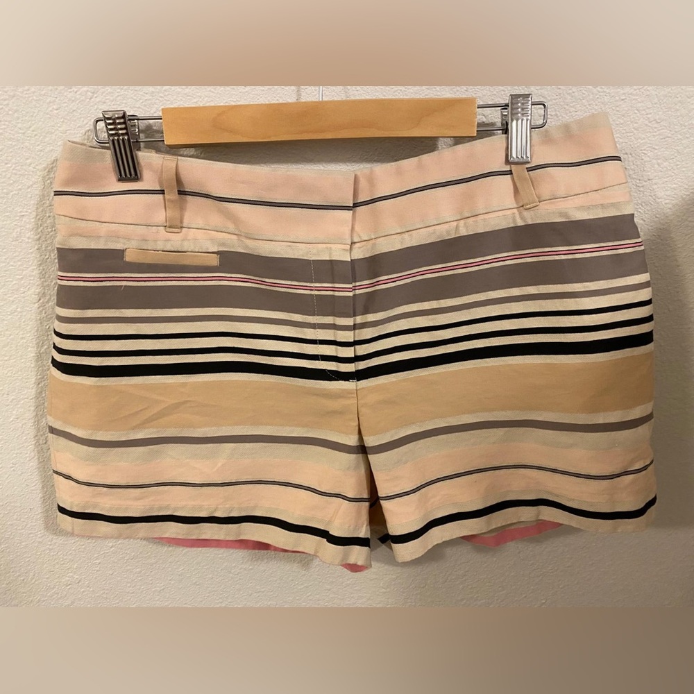 ANN TAYLOR LOFT Women’s Shorts. Size 8